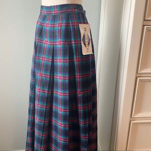 Pendleton Skirts - NWT Vintage Miss Pendleton Wool Plaid Skirt, Small Pendleton Skirts - NWT Vintage Miss Pendleton Wool Plaid Skirt, Small